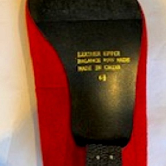 Vanna White Red Suede Leather Shoes Pump Heels Slip On Sz: 6 1/2 - Picture 5 of 5